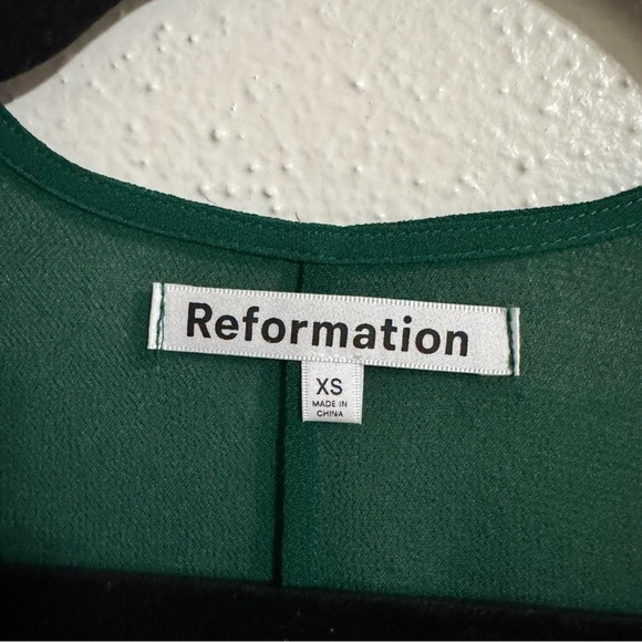 NWT Reformation Winslow Wrap Maxi Dress in Emerald - Picture 16 of 16